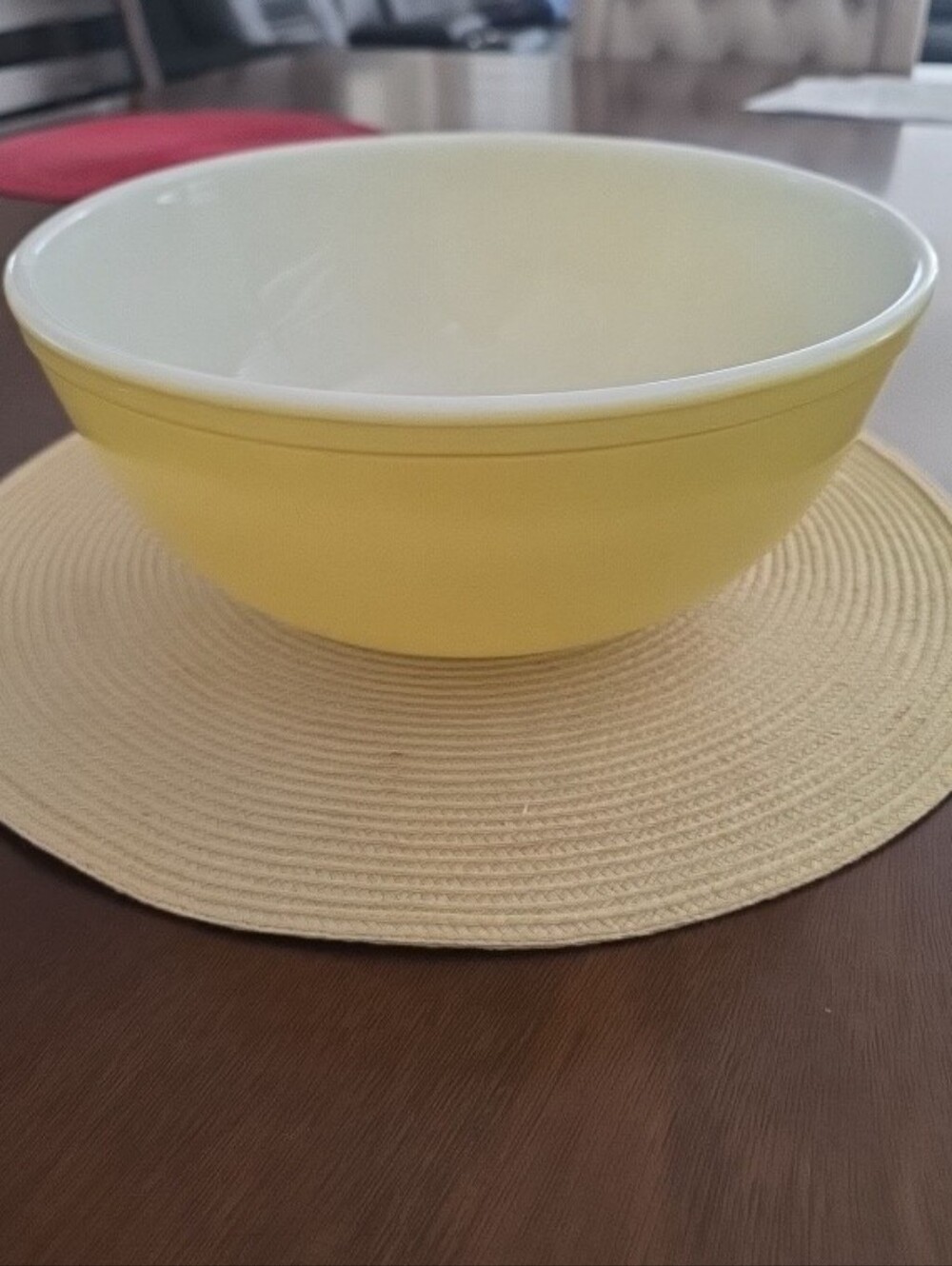 Vintage Pyrex Yellow Mixing Bowl 4 Quart - Picture 2 of 8